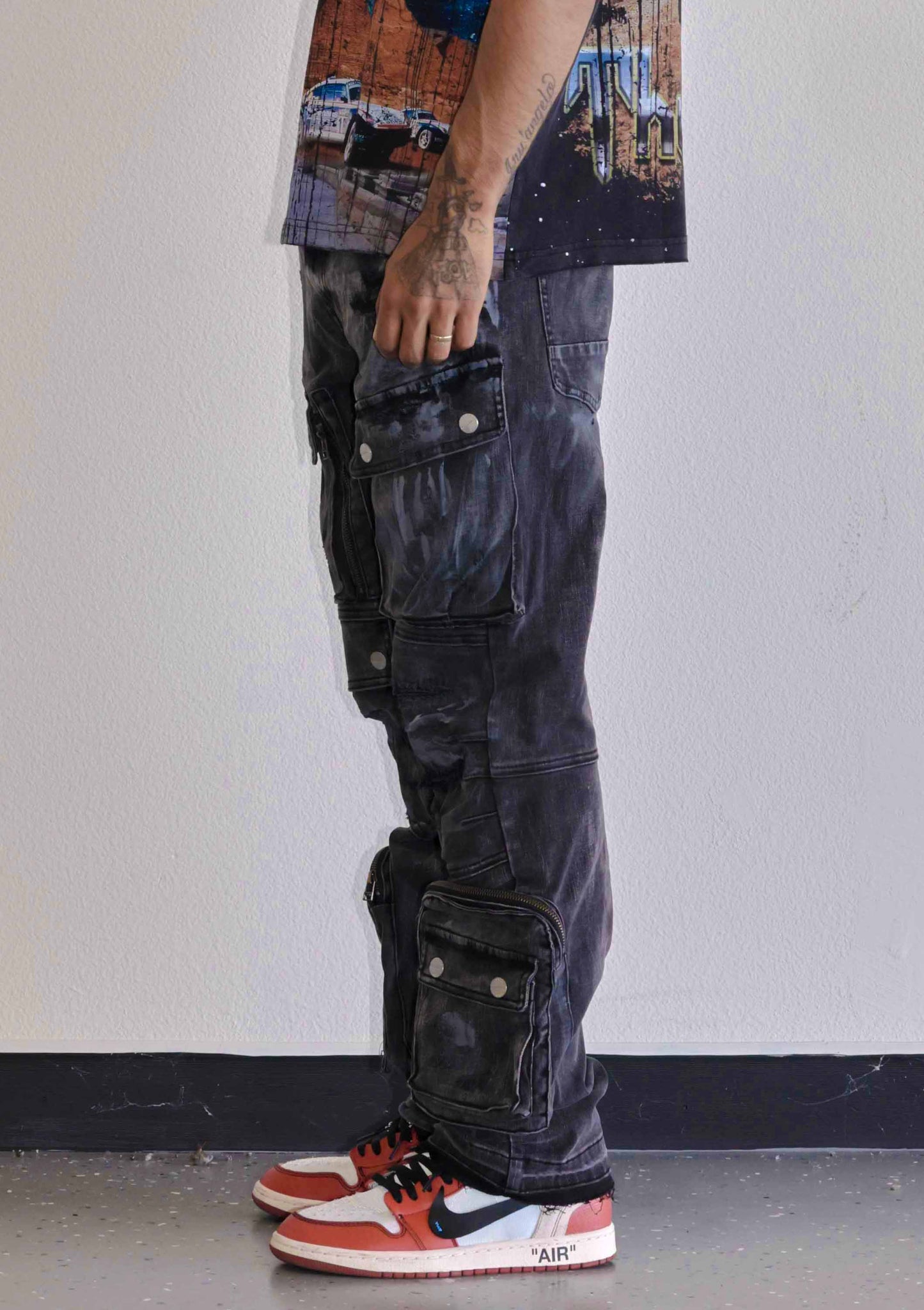 UTILITY CARGO SHARP DENIM PANTS: Black / 30