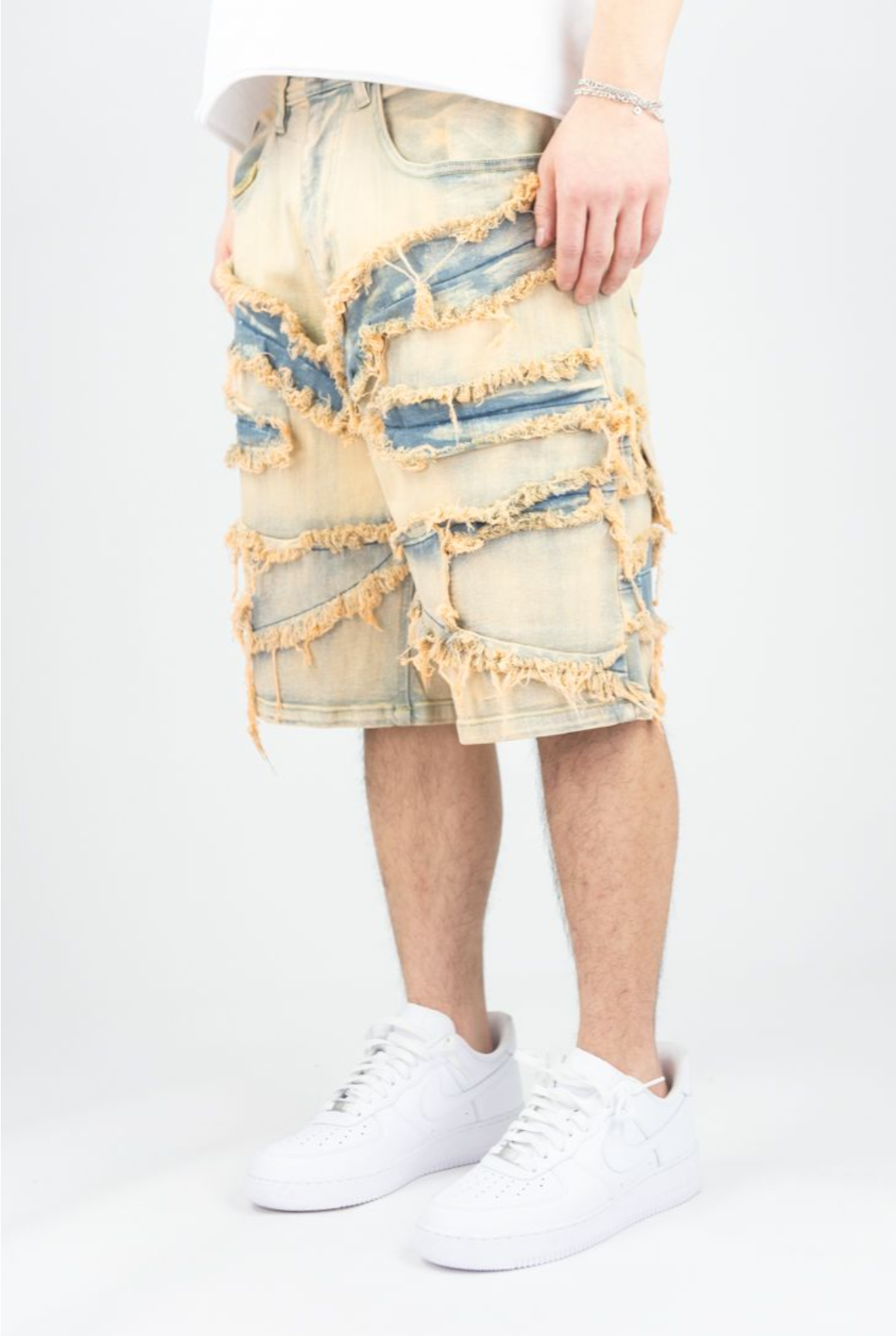 FRAYED JEAN SHORTS