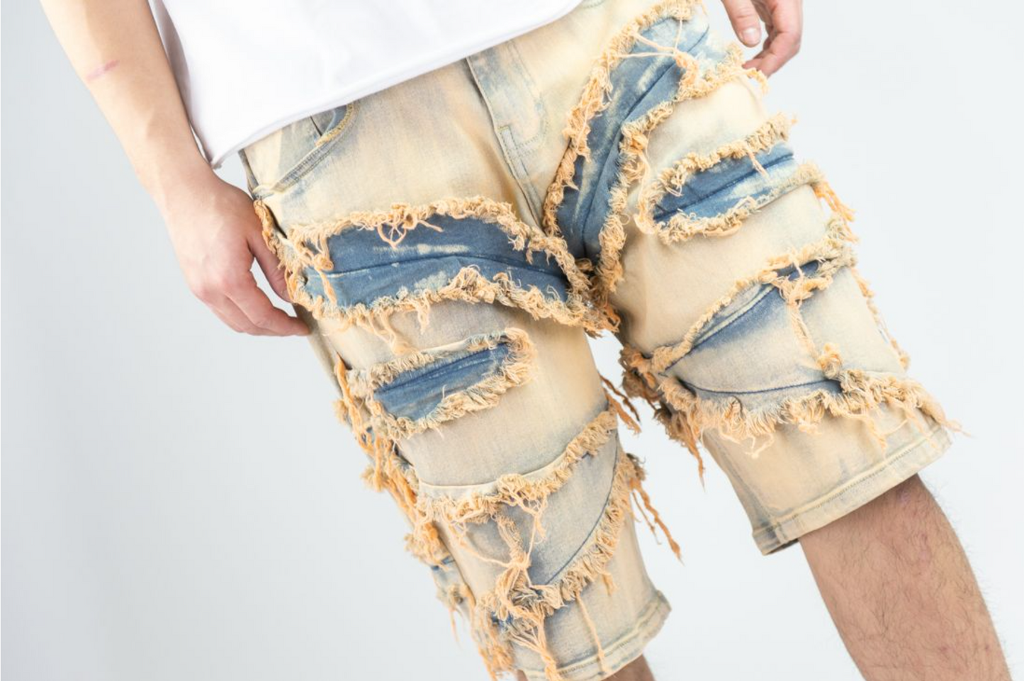 FRAYED JEAN SHORTS