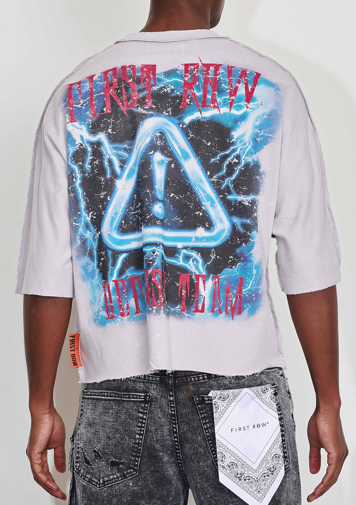 WARNING NOT SO QUIET SAVAGE LEOPARD CROPPED 3/4 SLV TEE: LT GREY / M