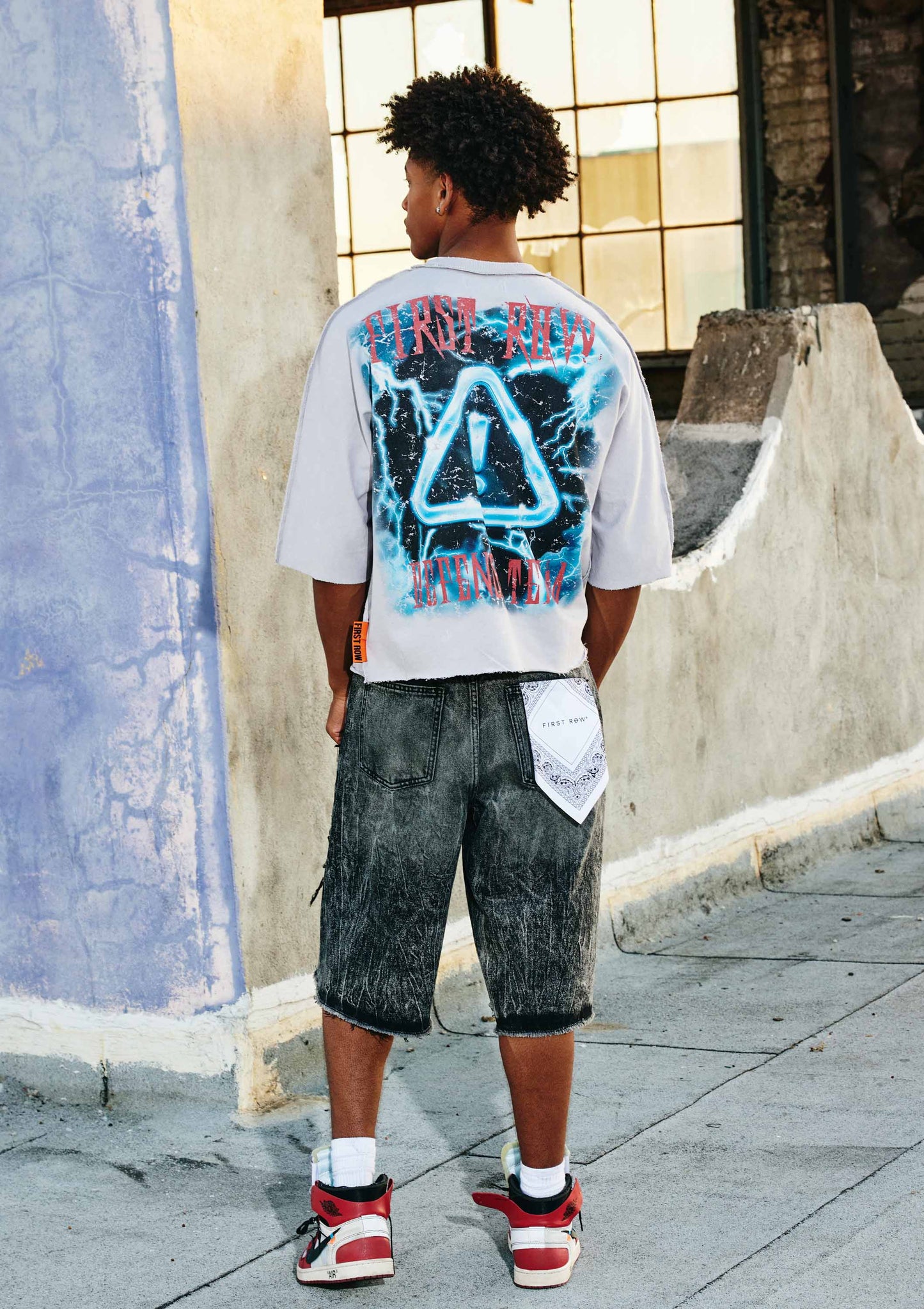 WARNING NOT SO QUIET SAVAGE LEOPARD CROPPED 3/4 SLV TEE: LT GREY / XL
